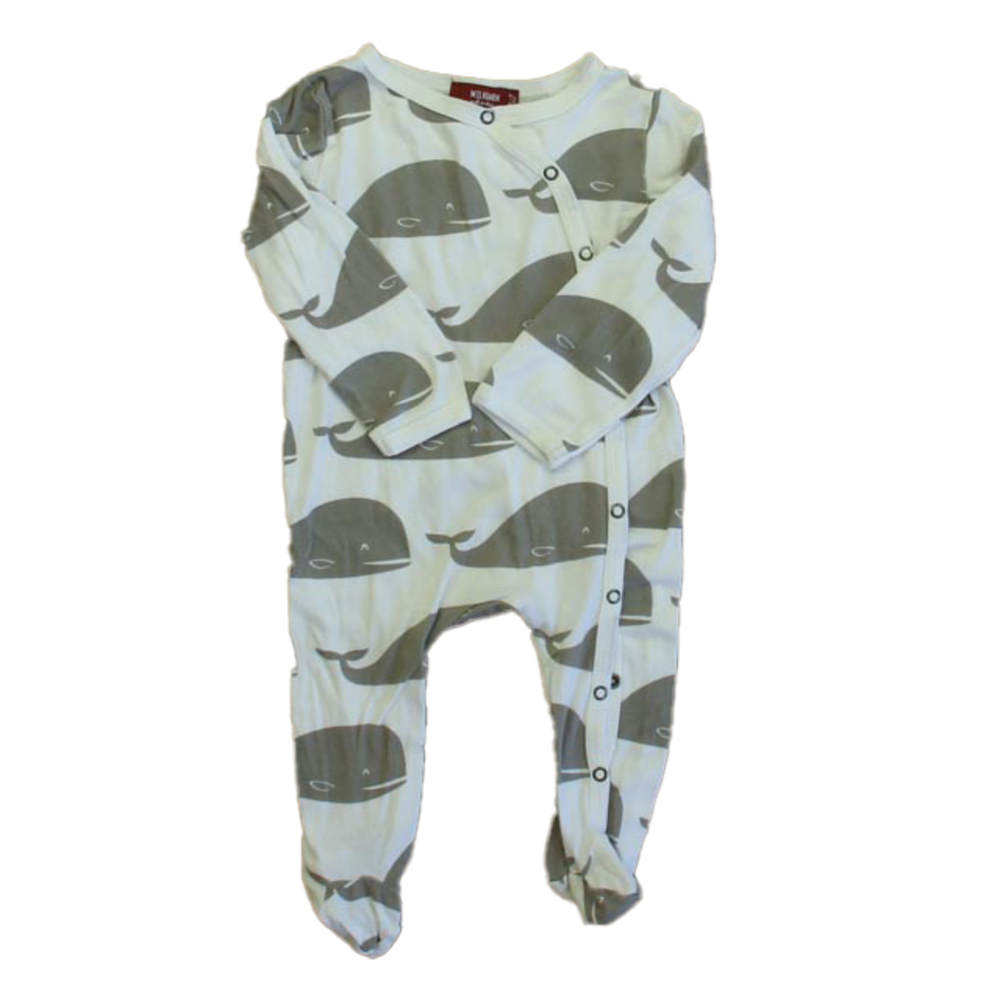 Milk barn Unisex White | Gray Whales 1-piece footed Pajamas size: 6-9 Months
